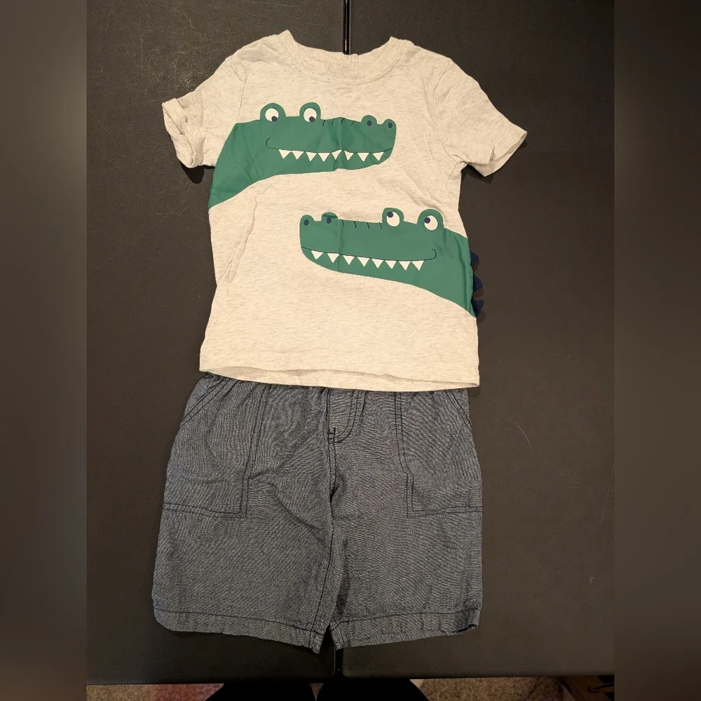 Carter's Toddler Boy 2-Piece Alligator Tee & Short Set in Size 4T